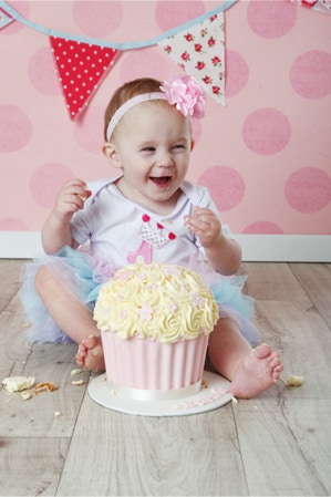 Cake smash photo shoot with Jayne Poole Photography