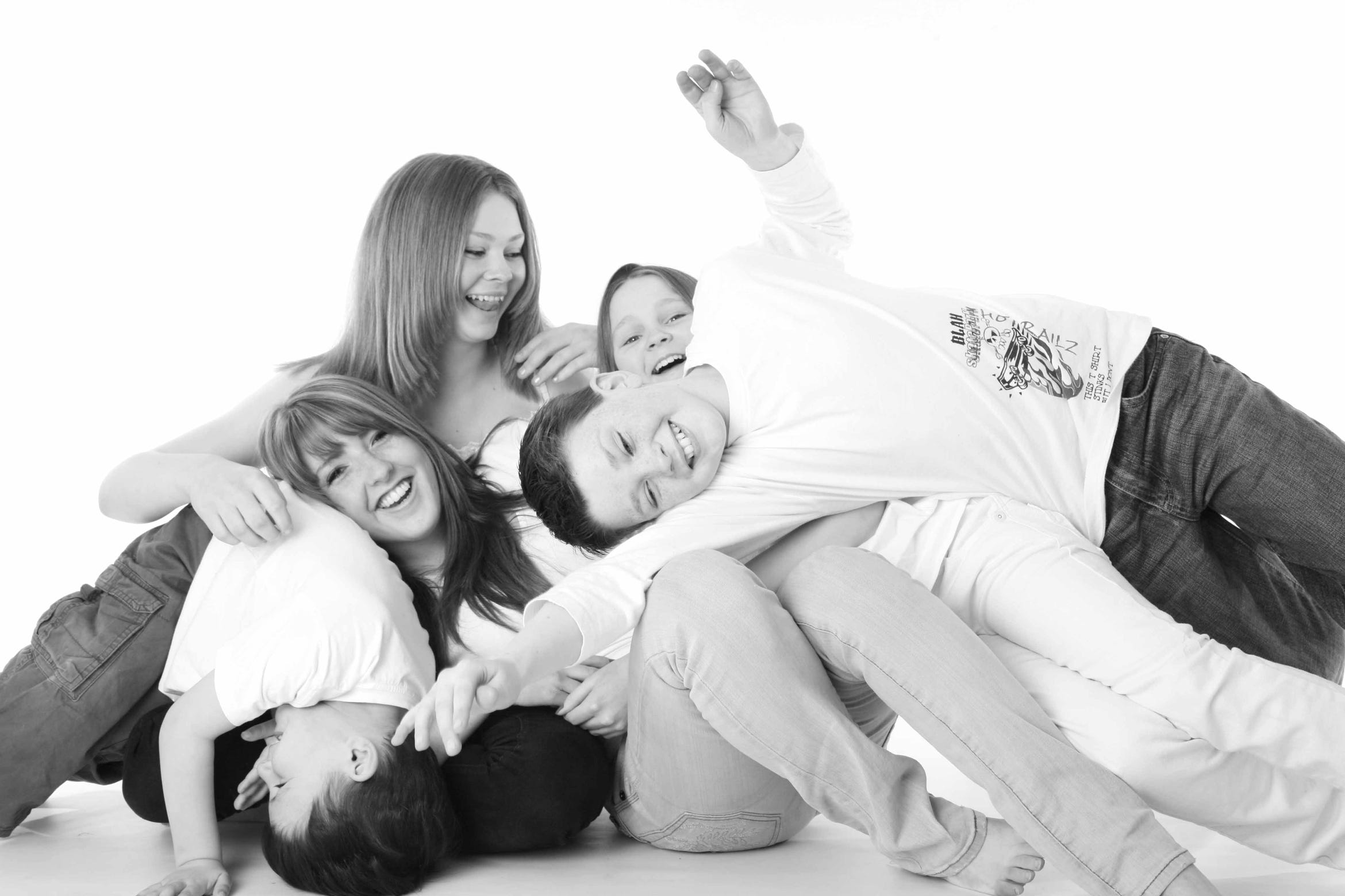 Fun relaxed family portrait photography by your photographer Jayne Poole, located near Barnstaple, Bideford, Okehampton, Exeter, Holsworthy Bude, Bideford