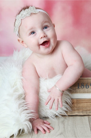 Baby Girl photo shoot  by Jayne Poole loacted in Devon, your portrait photography for newborn