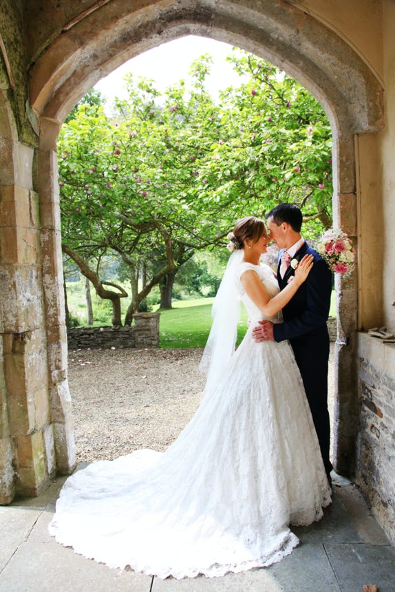 Wedding Photo of Bride and Groom by Jayne Poole Photography based in Great Torrington Near Bideford, Barnstaple, Nortah and Holsworthy